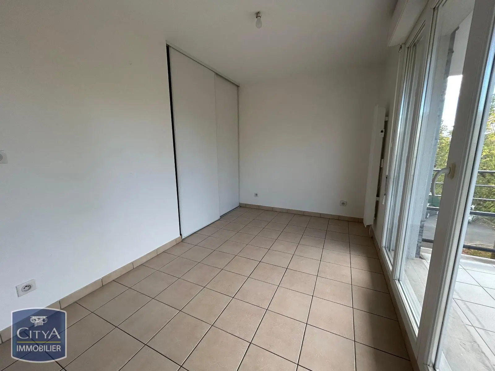 Photo 3 Appartement 1 pièce 32.97m²