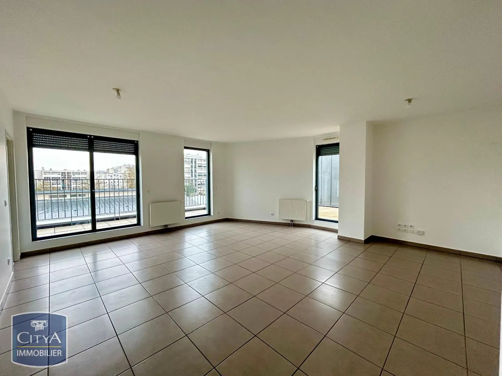 Photo 1 Appartement 4 pièces 113.54m²