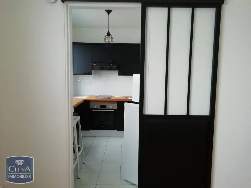 Photo 2 Appartement 1 pièce 30.78m²