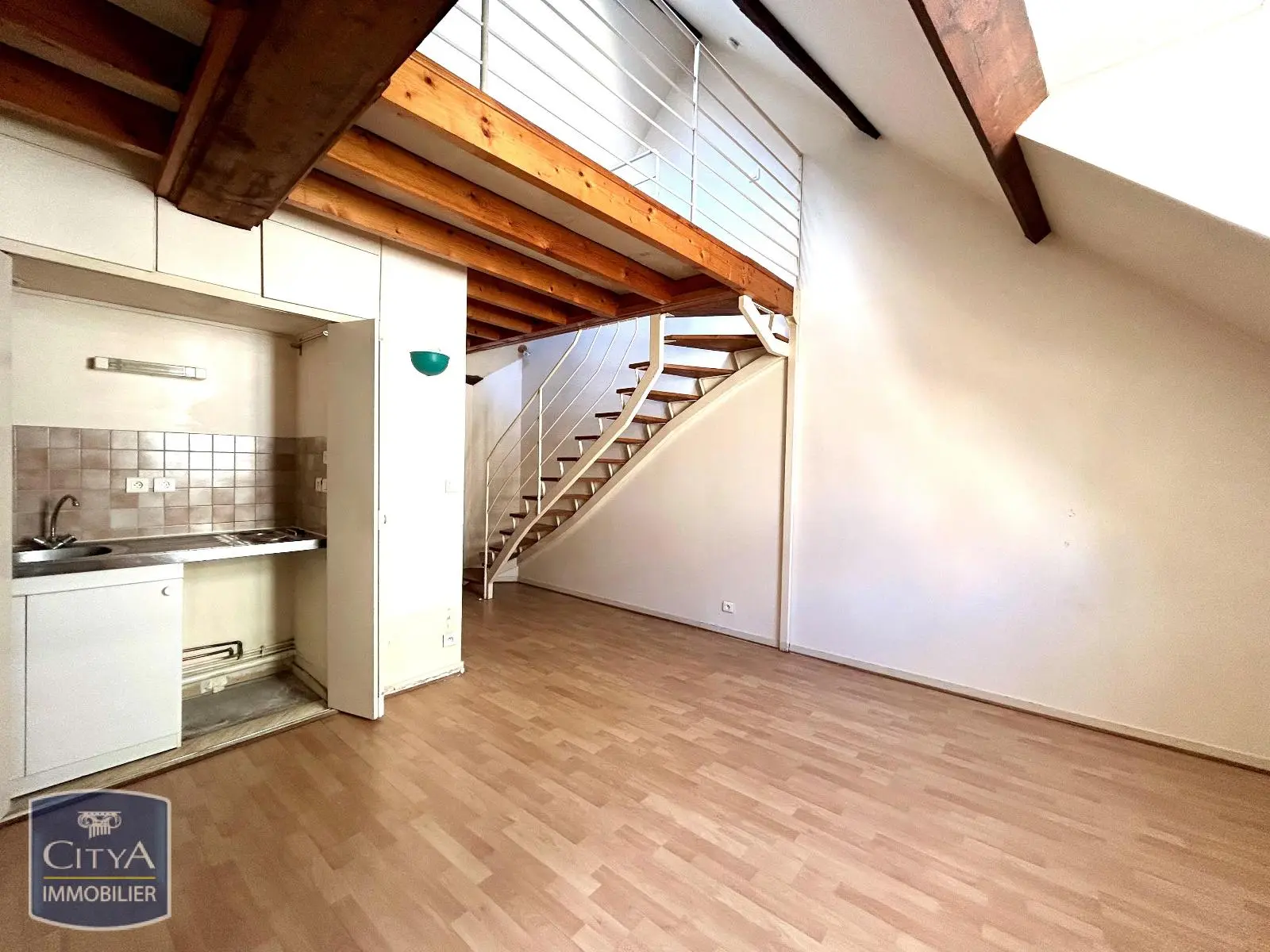 Photo 2 Appartement 1 pièce 22.7m²