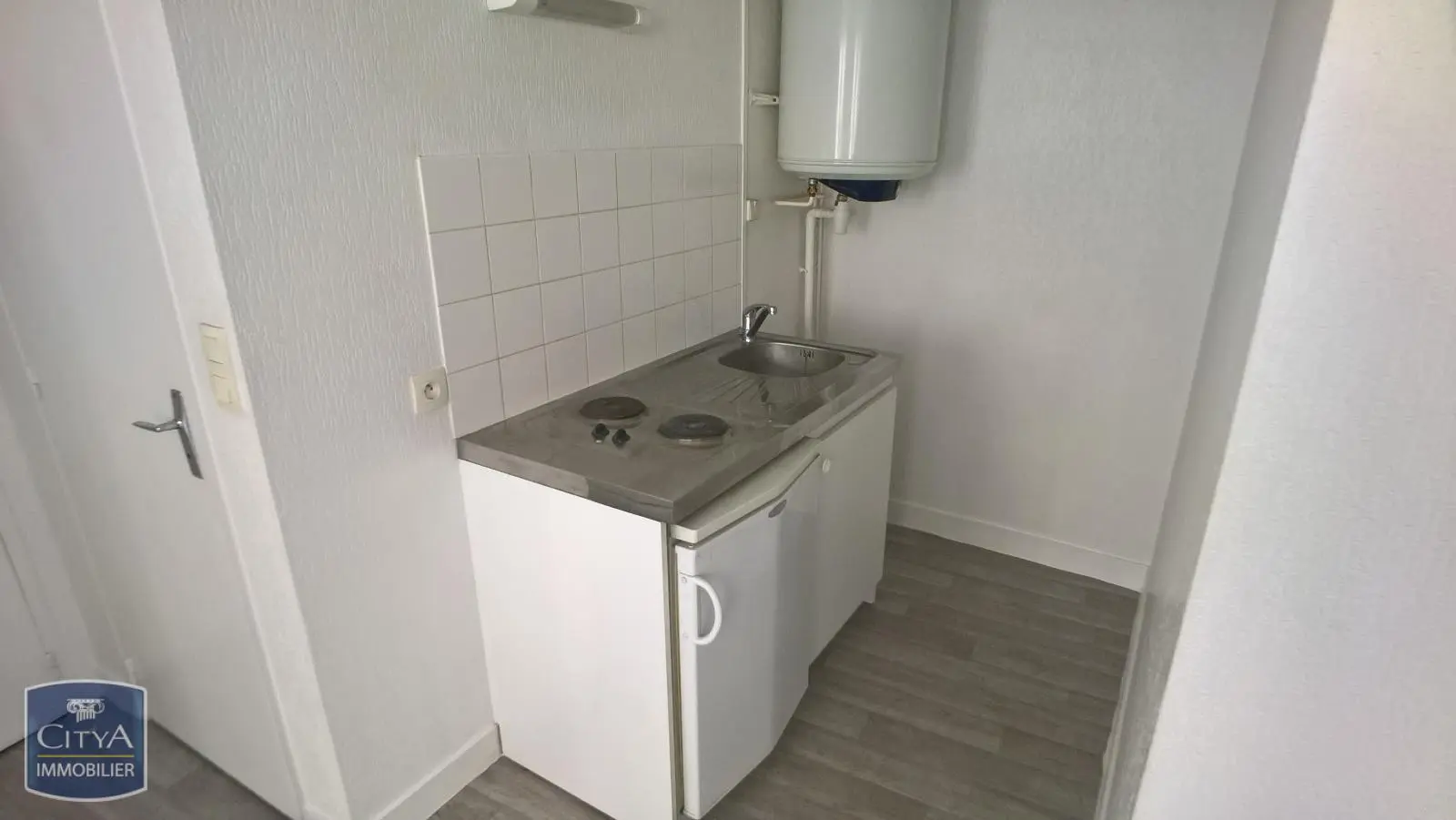 Photo 2 Appartement 1 pièce 25.6m²