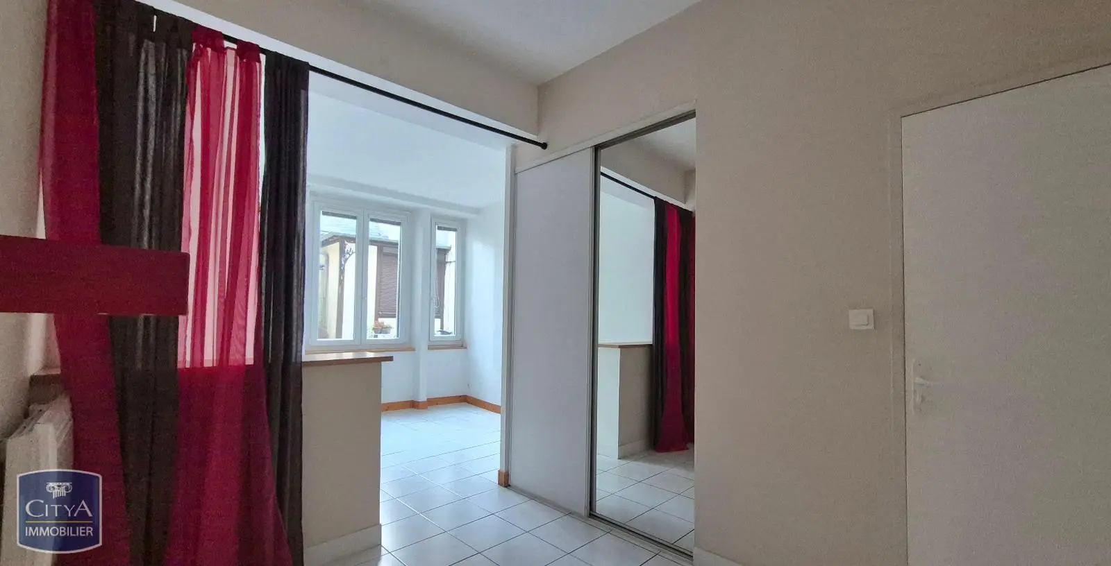 Photo 2 Appartement 1 pièce 28.24m²