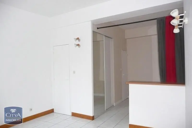 Photo 1 Appartement 1 pièce 28.24m²