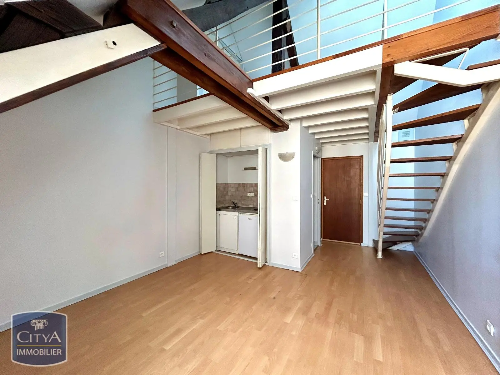 Photo 1 Appartement 1 pièce 21.08m²