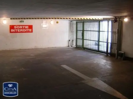 Photo 2 Parking