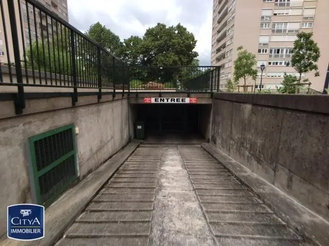 Photo 1 Parking 13m²