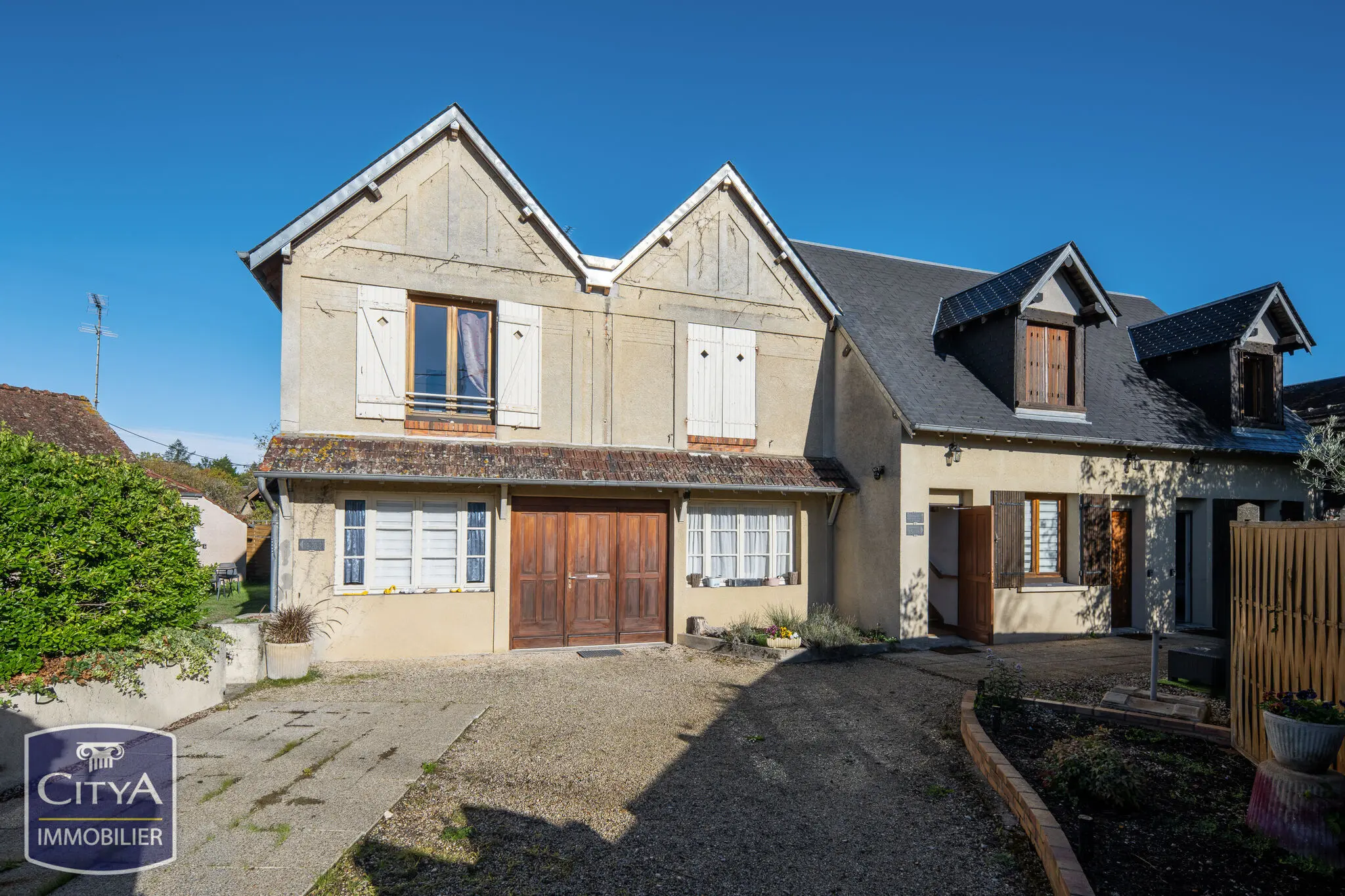 Photo 1 local commercial Brinon-sur-Sauldre