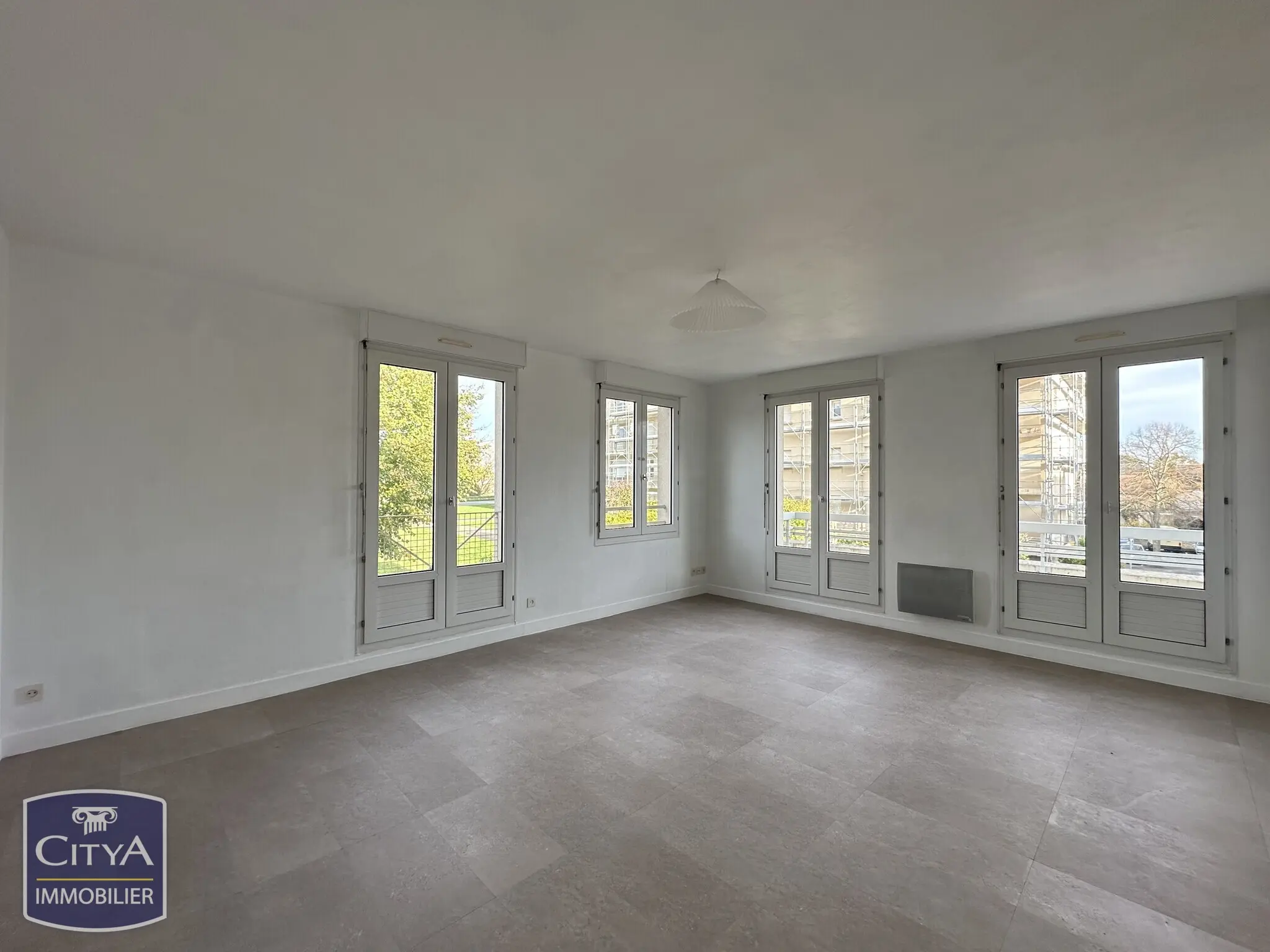 Photo 1 Appartement 4 pièces 97.18m²