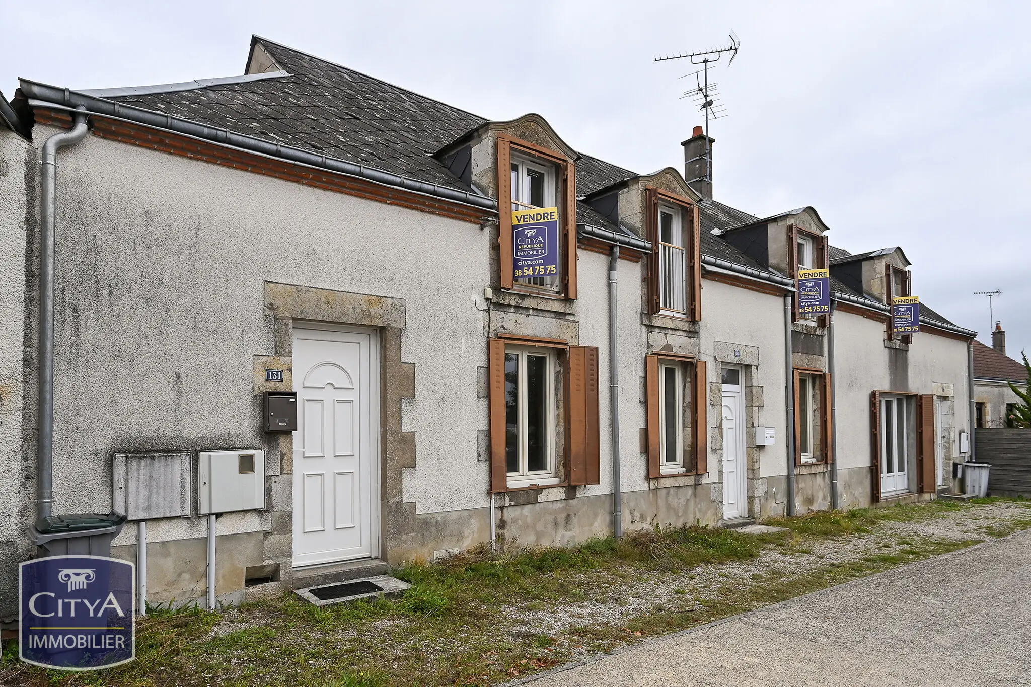 Photo 1 Immeuble 200m²