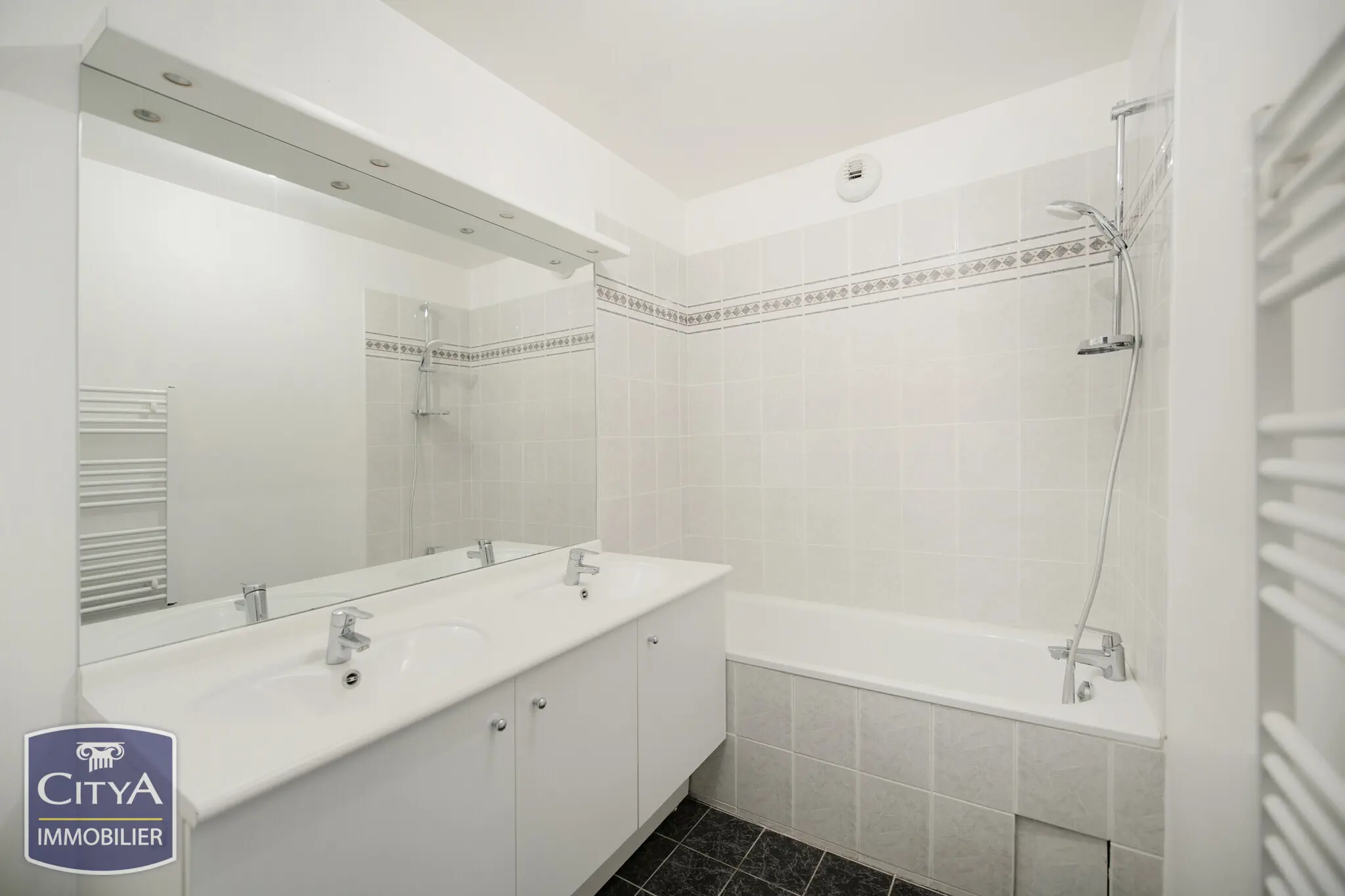 Photo 13 Appartement 5 pièces 118.52m²