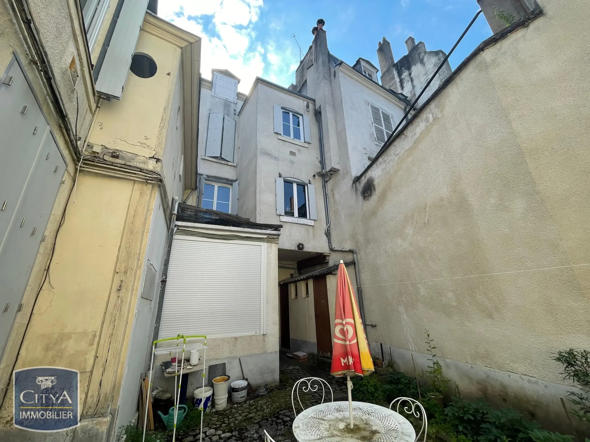 Photo 3 Immeuble 240m²