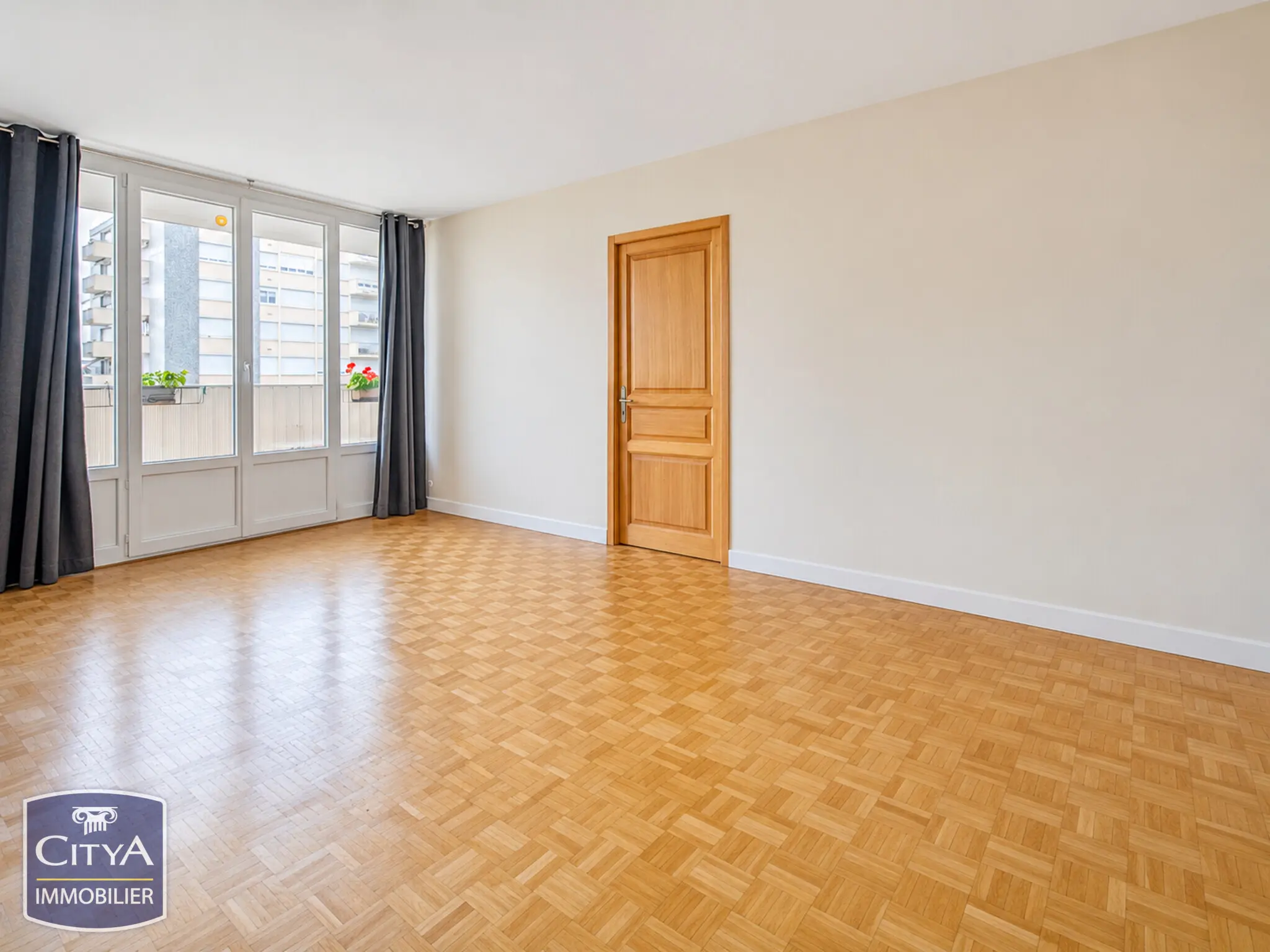 Photo 1 Appartement 2 pièces 56m²