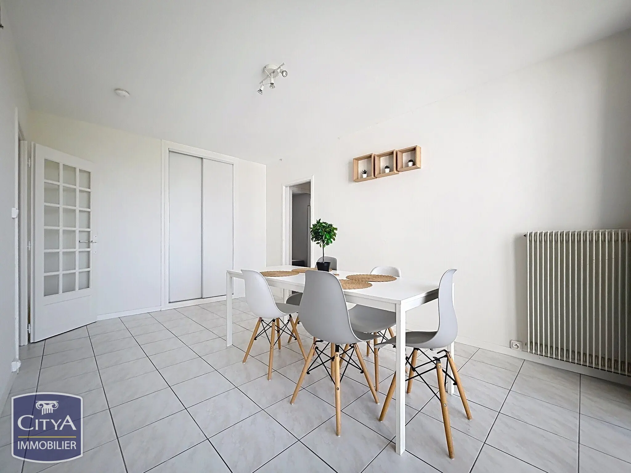 Photo 2 Appartement 5 pièces 74.94m²