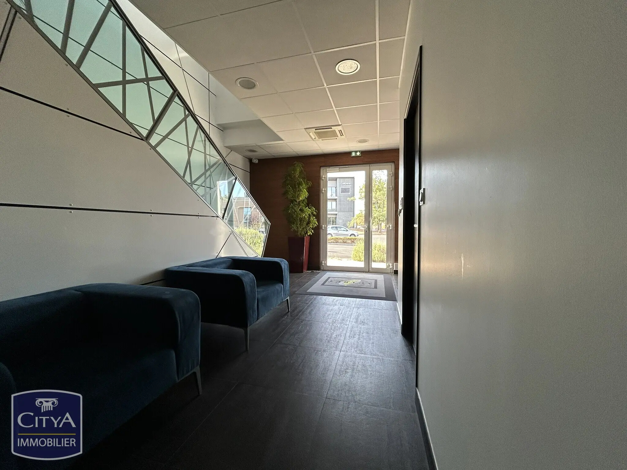 Photo 1 Local Commercial 277.15m²