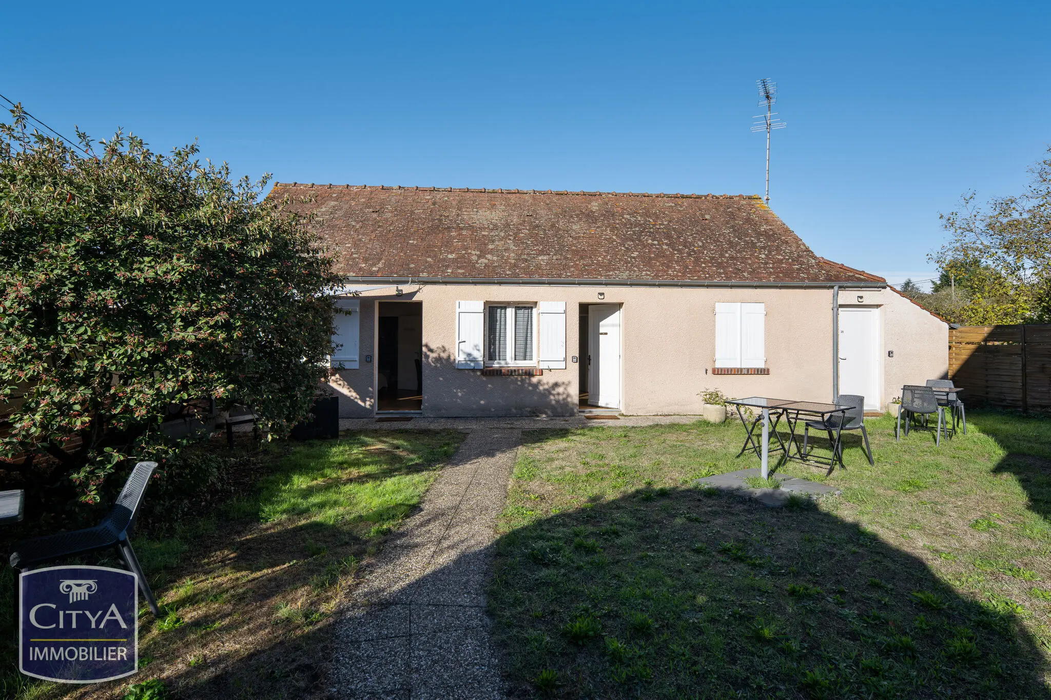 Photo 2 local commercial Brinon-sur-Sauldre