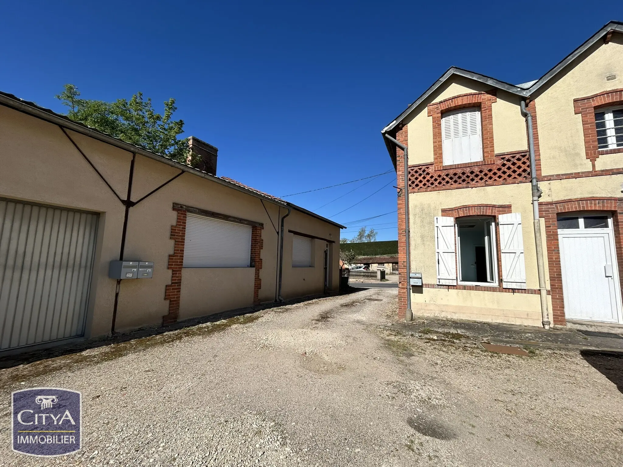 Photo 3 Immeuble 288m²