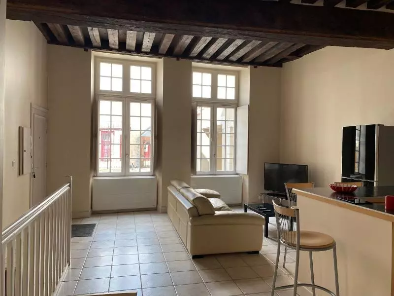 Illustration pour Appartement 4 pièces 88m² Photo Appartement 4 pièces 88m²