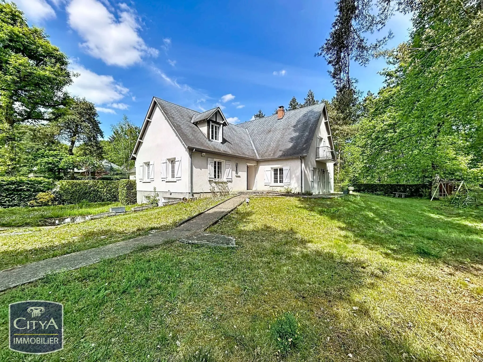 Photo 1 Maison 10 pièces 216m²