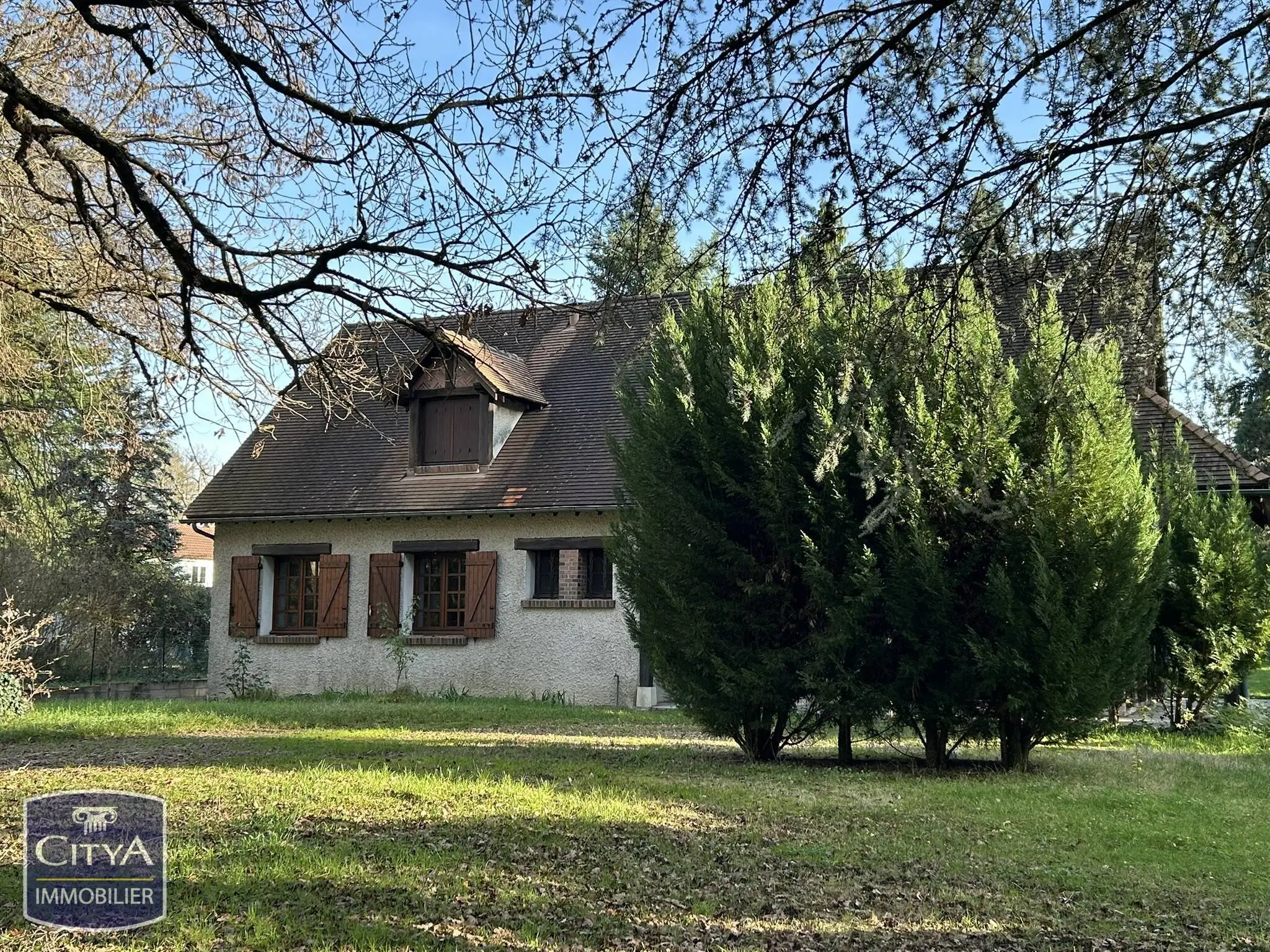 Photo 1 Maison 6 pièces 150m²