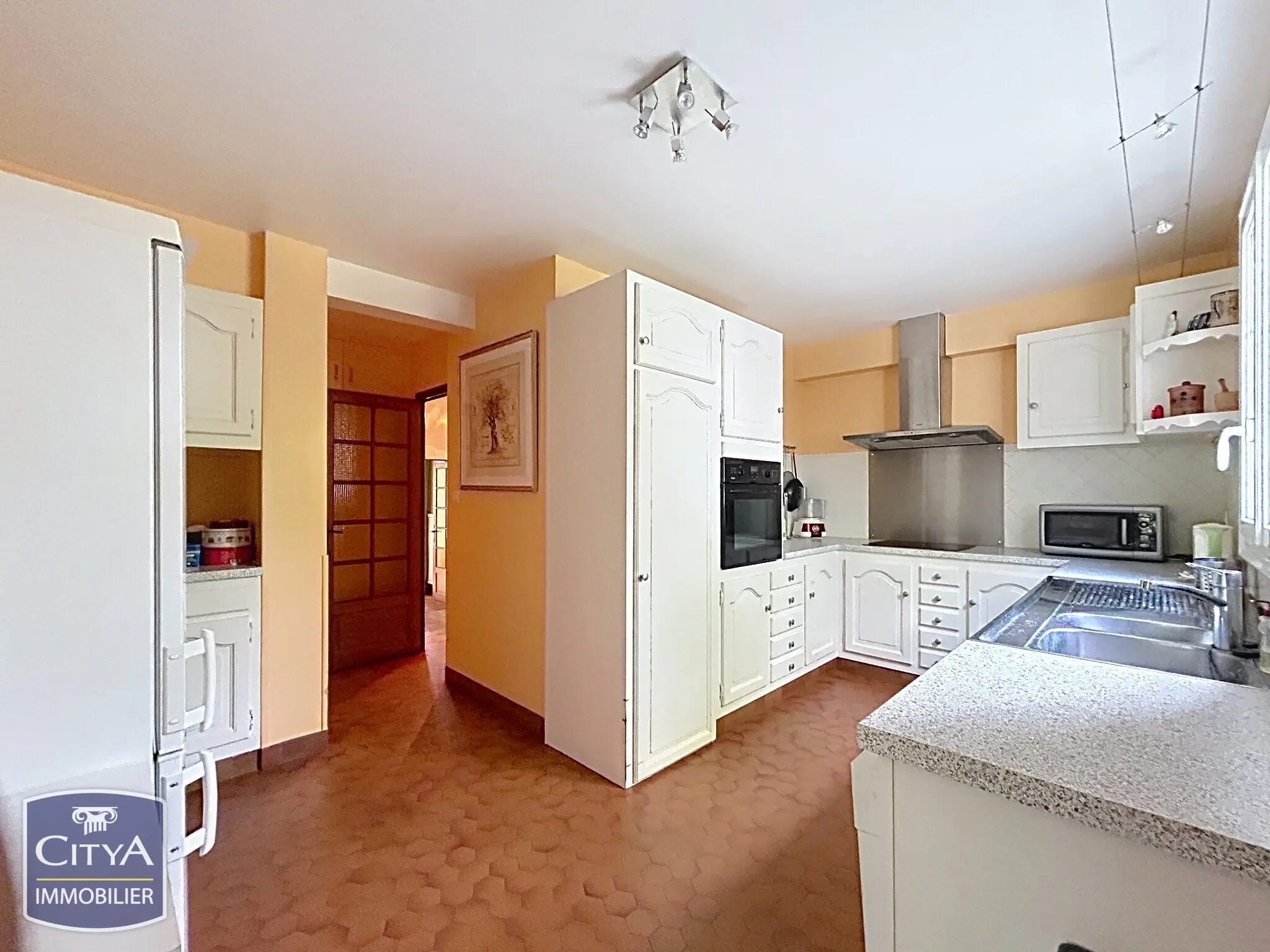 Photo 5 Maison 10 pièces 216m²