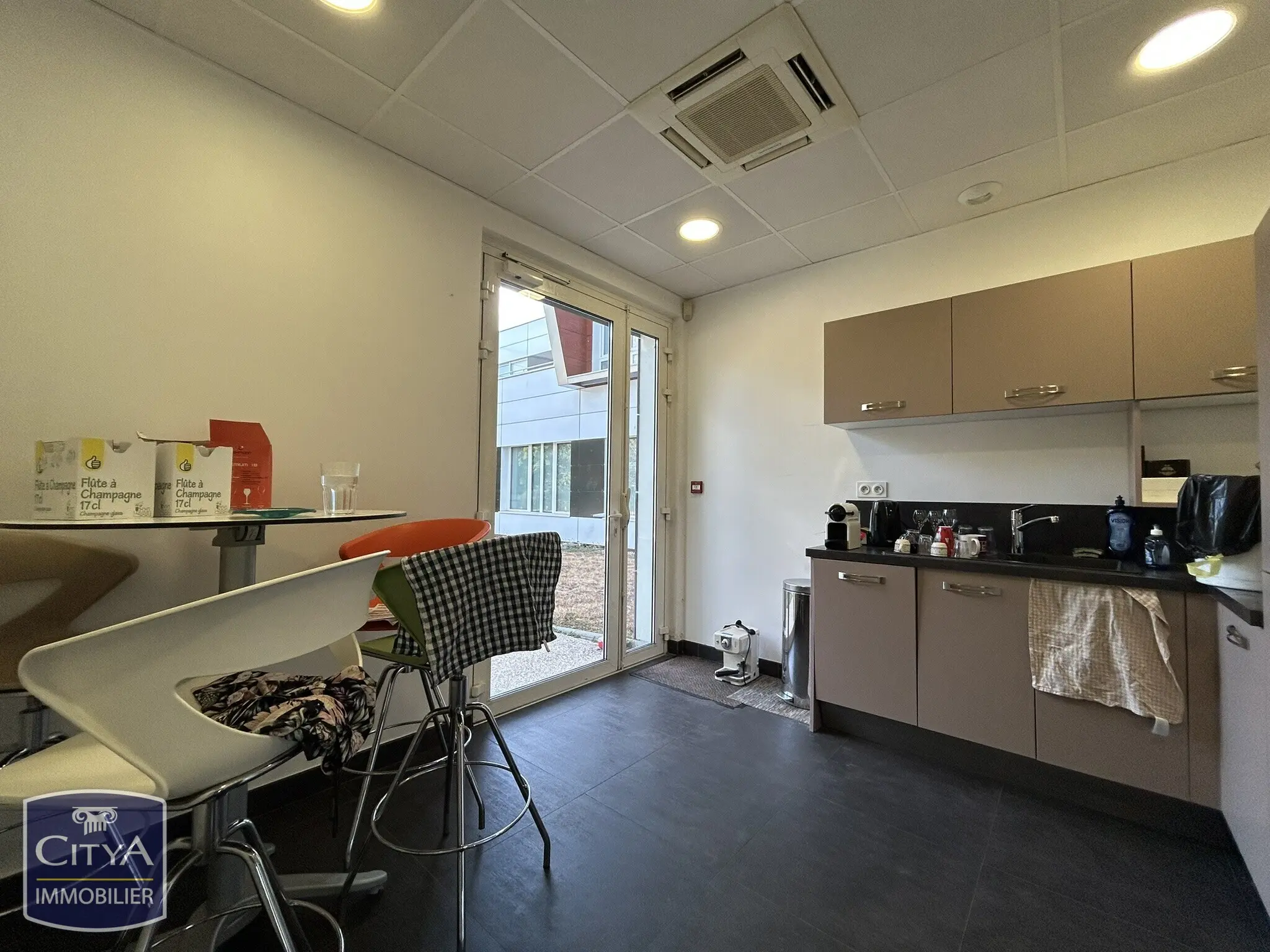 Photo 10 Local Commercial 277.15m²