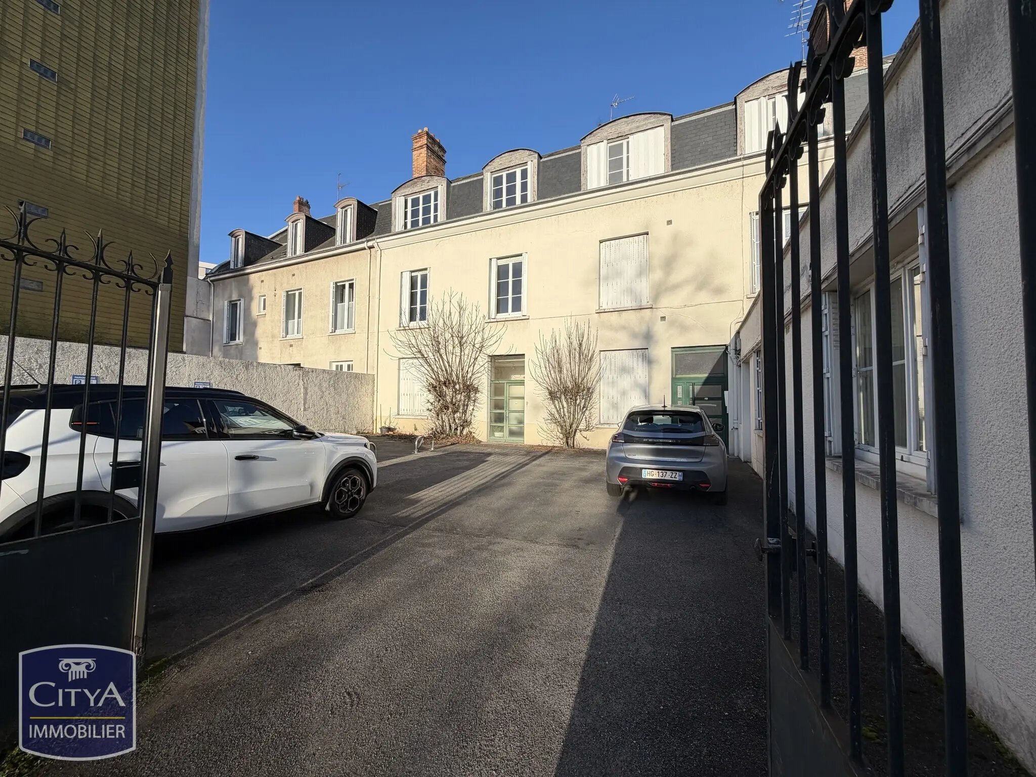 Photo 1 Immeuble 425m²