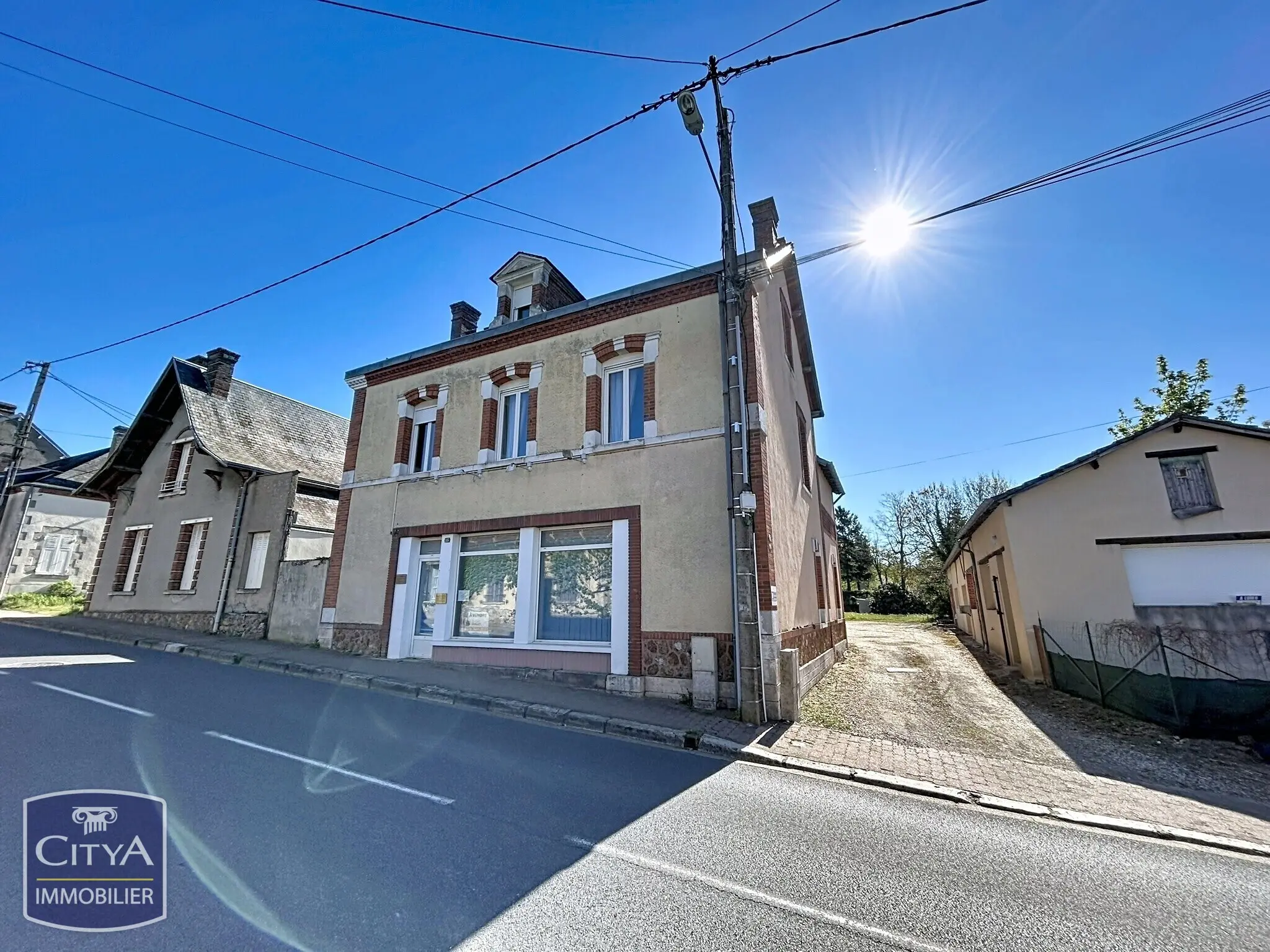 Photo 1 Immeuble 288m²