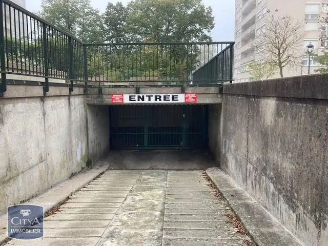 Photo 1 Parking