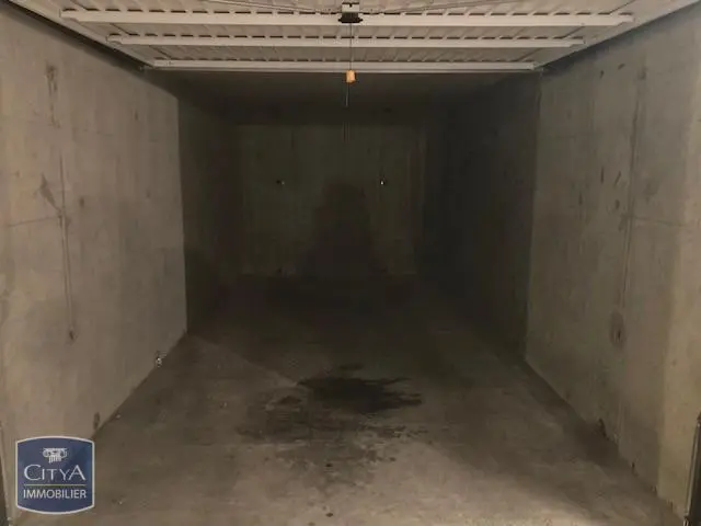 Photo 2 Parking