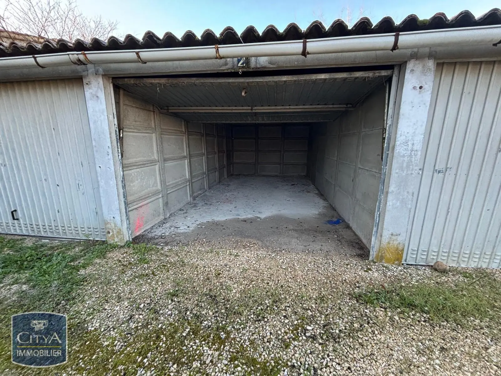 Photo 1 Parking