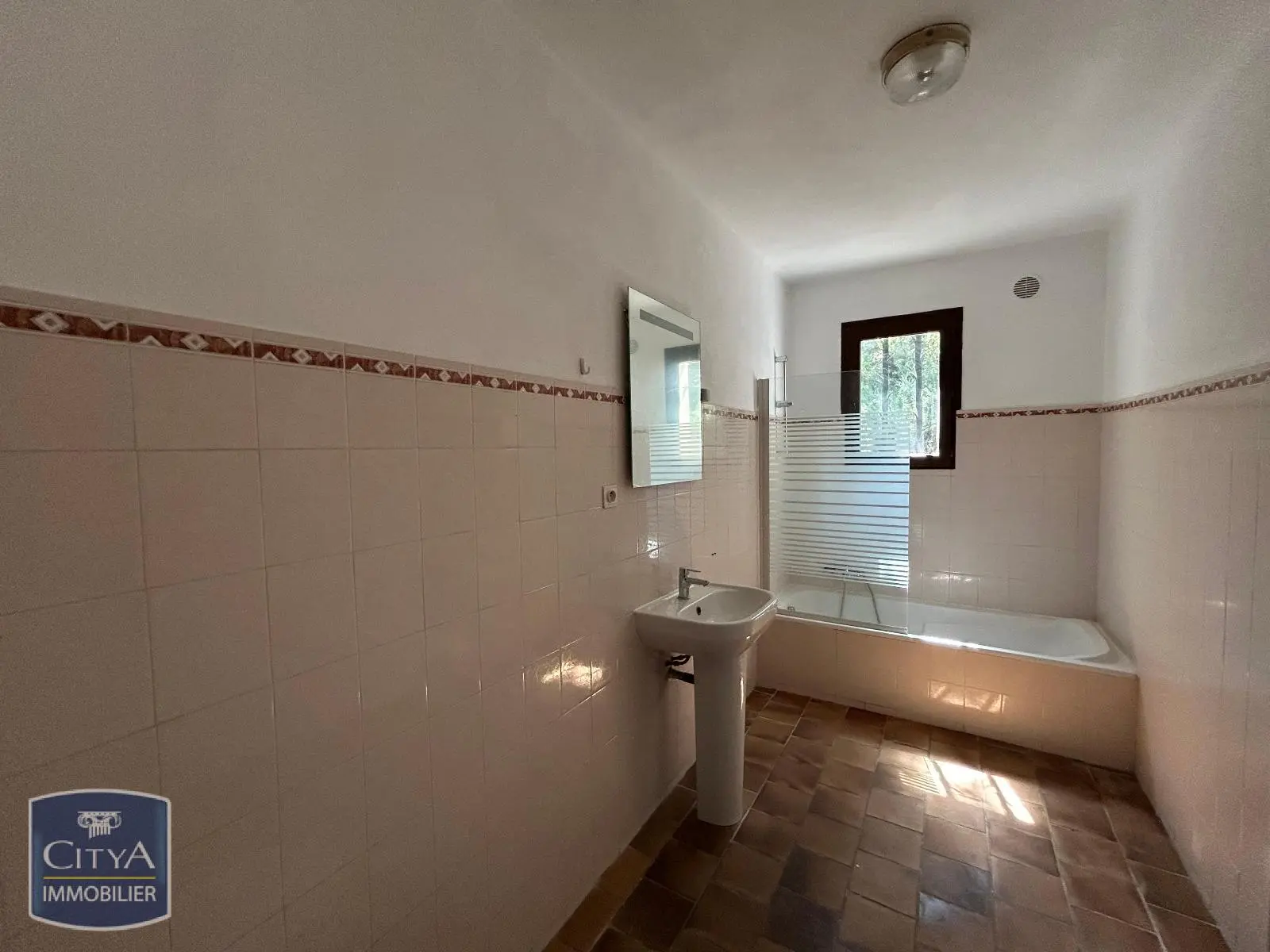 Photo 10 appartement Sauveterre