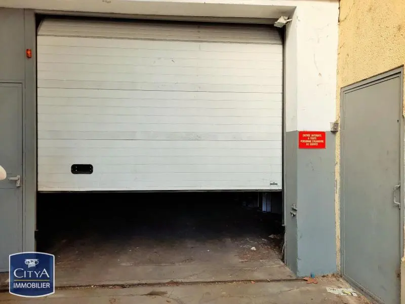 Photo 3 Parking