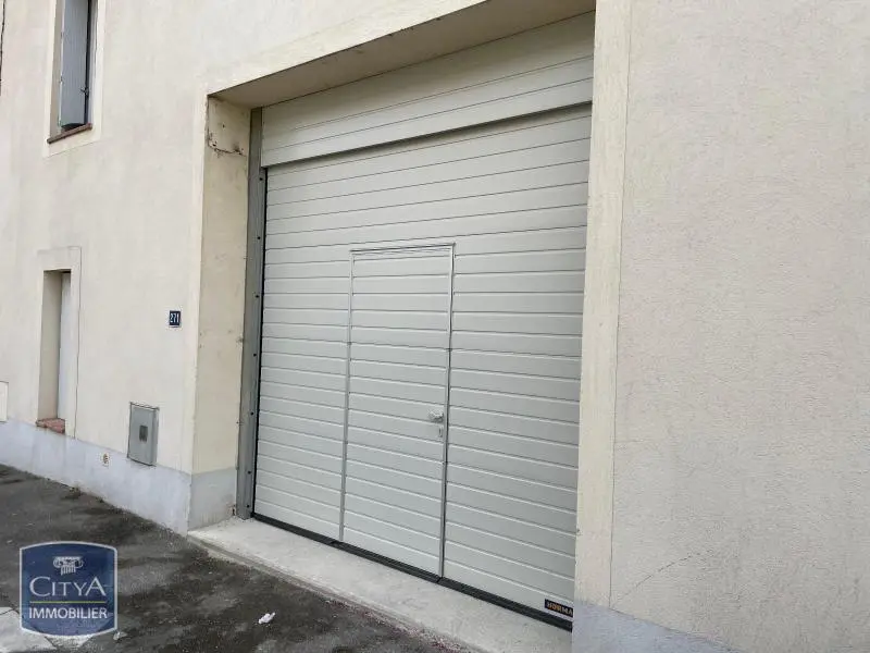 Photo 1 Parking