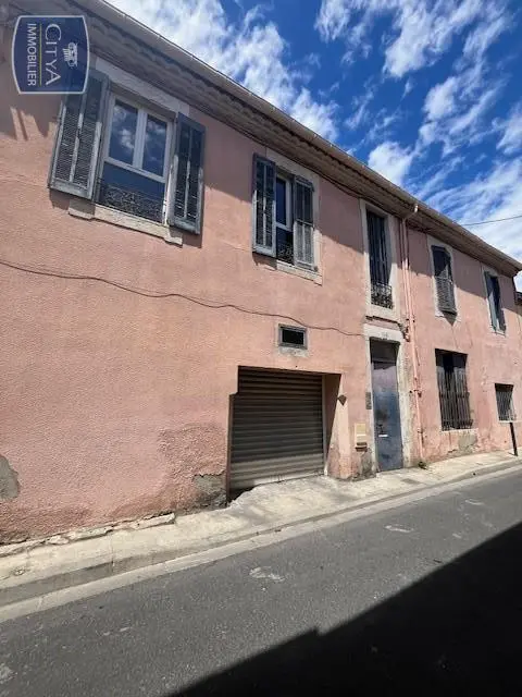 Photo 2 Parking