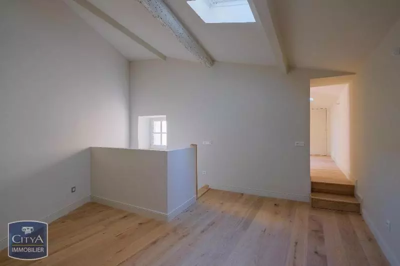 APPARTEMENT NIMES