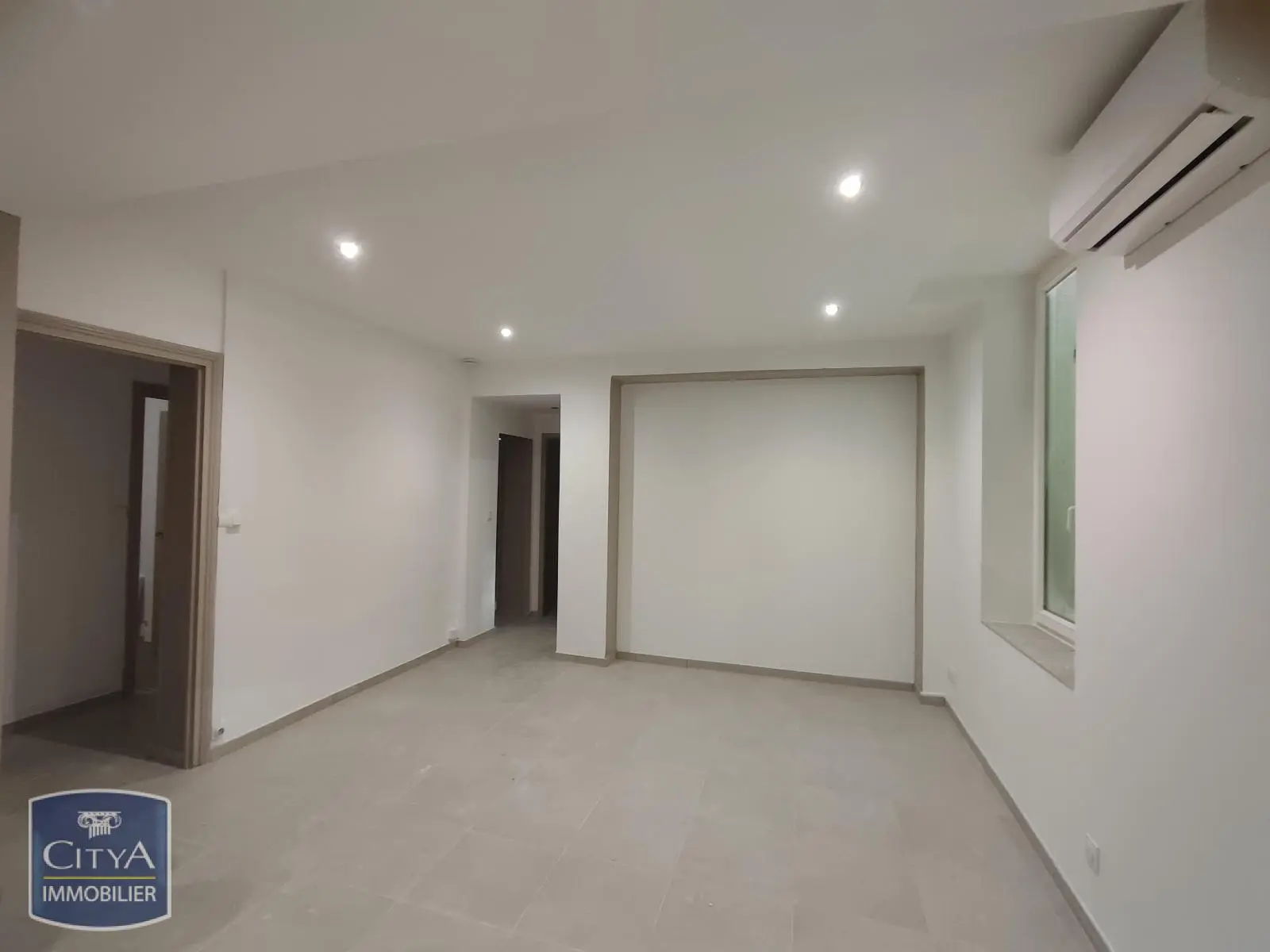 Photo 2 Appartement 4 pièces 74.39m²