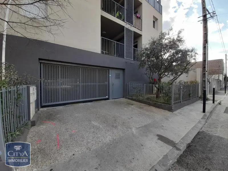 Photo 5 Parking
