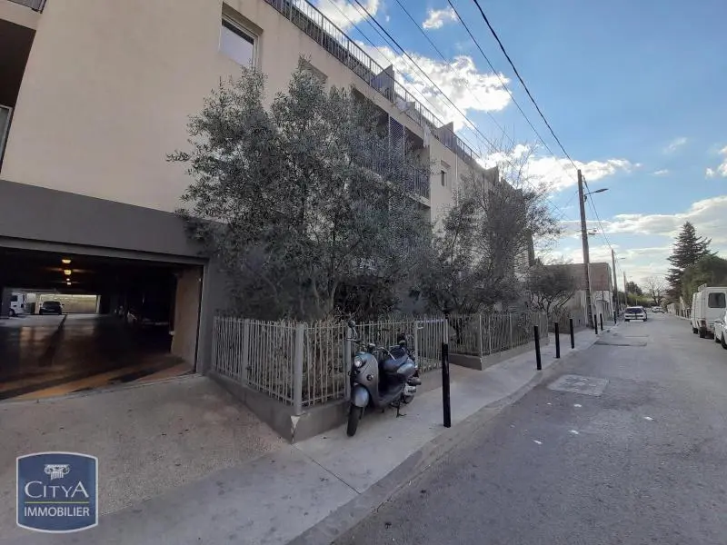 Photo 1 Parking