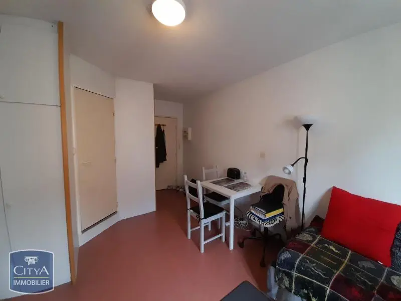 location nimes meublé étudiant daudet studio
