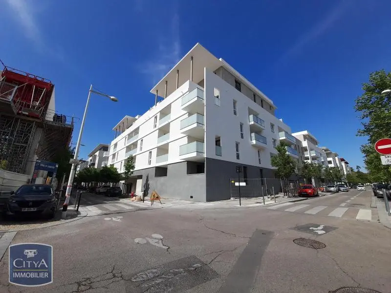 LOCATION NIMES P2 STANDING CENTRE VILLE  HOCHE TERRASSE PARKING