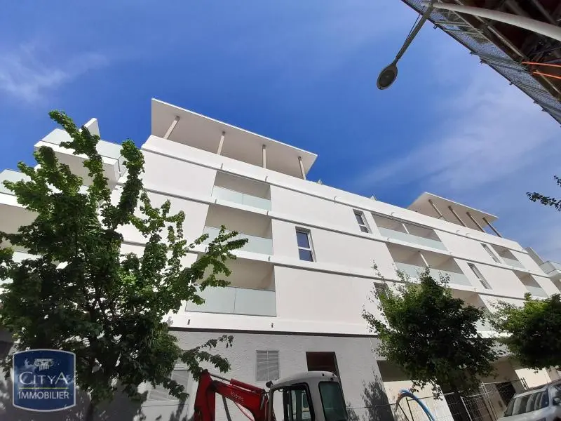 LOCATION NIMES P2 STANDING CENTRE VILLE  HOCHE TERRASSE PARKING