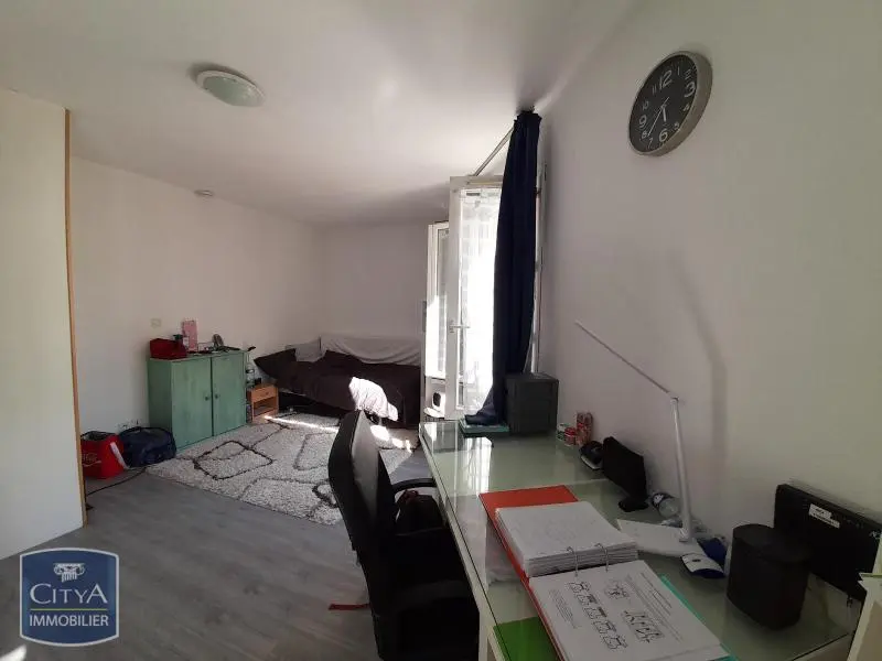 STUDIO MEUBLE - CENTRE VILLE - NIMES PROCHE DAUDET - RÉSIDENCE AVEC GARDIEN