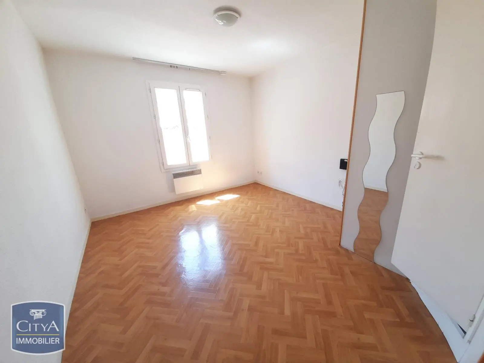 Photo 1 Appartement 1 pièce 18m²