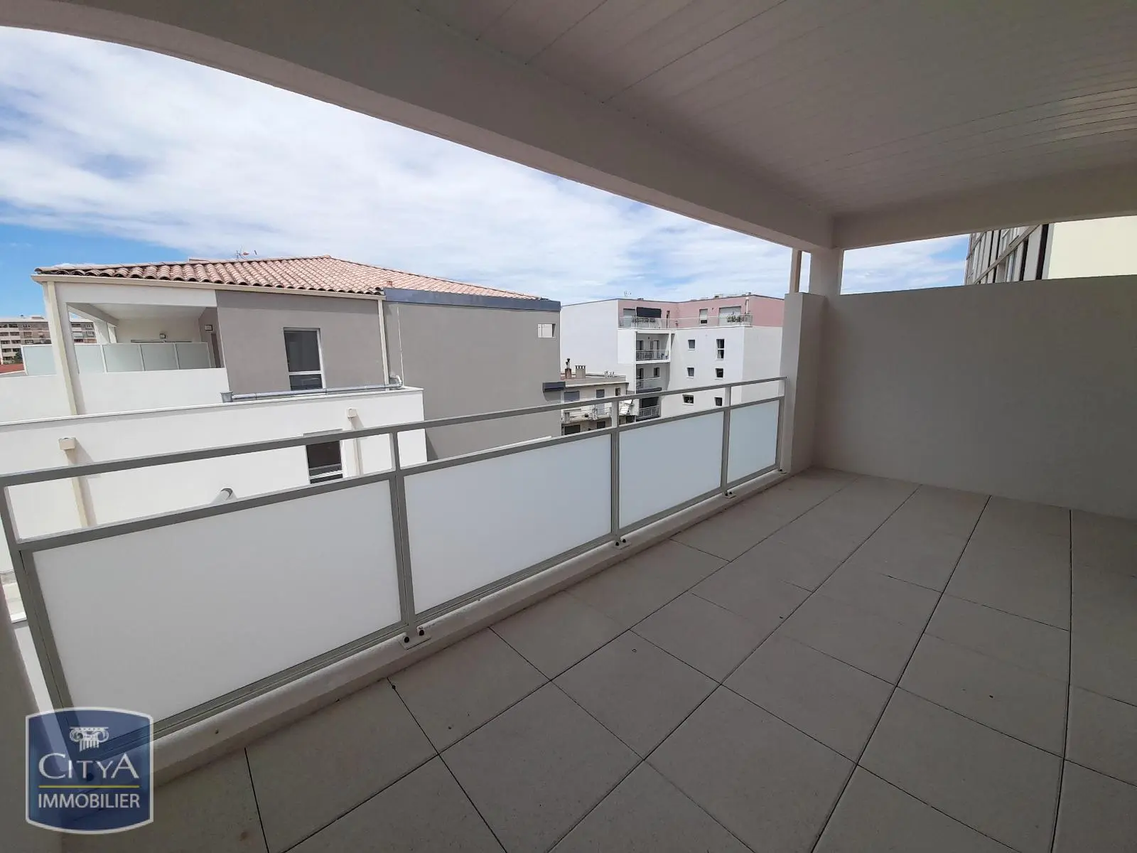 RÉSIDENCE RECENTE DE STANDING - EXCLUSIVITÉ - NIMES - LOCATION T3 - DEUX TERRASSES - DEUX PARKINGS - QUARTIER JEAN JAURES