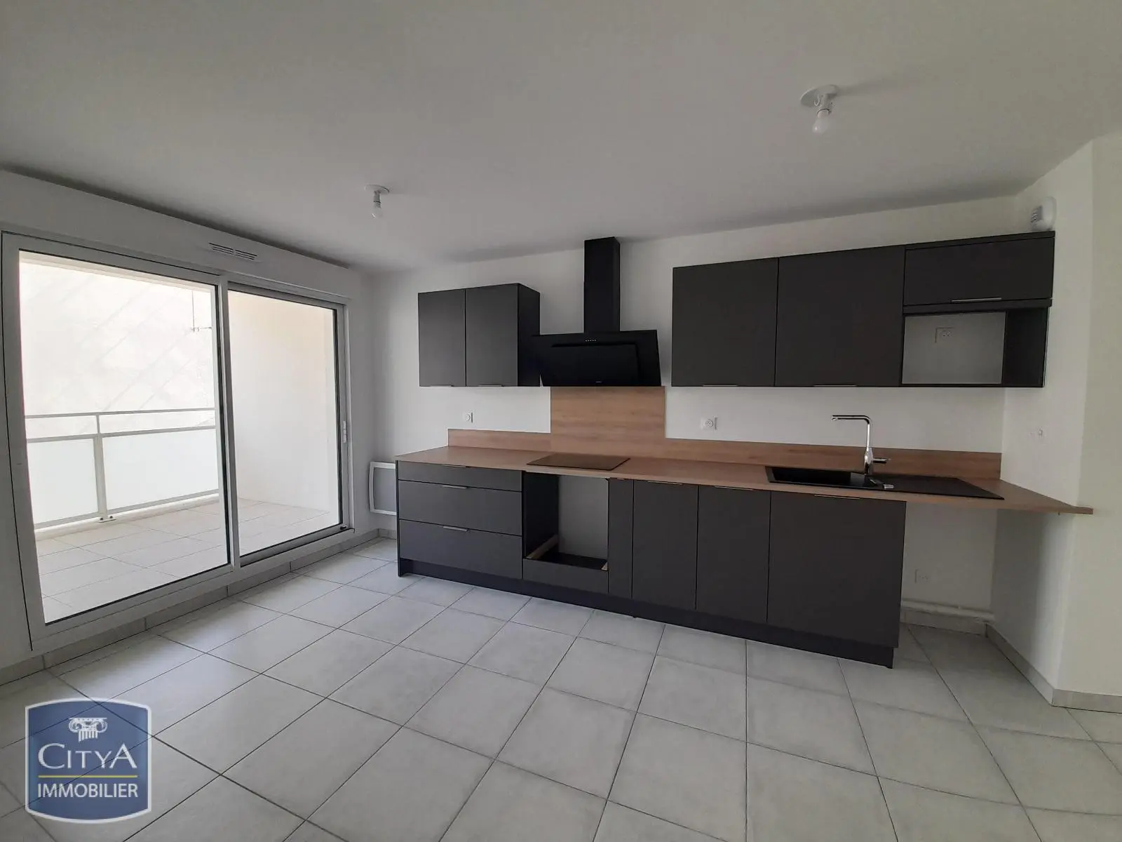 RÉSIDENCE RECENTE DE STANDING - EXCLUSIVITÉ - NIMES - LOCATION T3 - DEUX TERRASSES - DEUX PARKINGS - QUARTIER JEAN JAURES