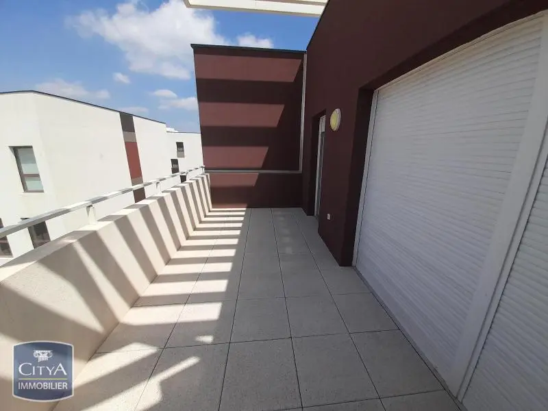 t3 location standing gare parking terrasse