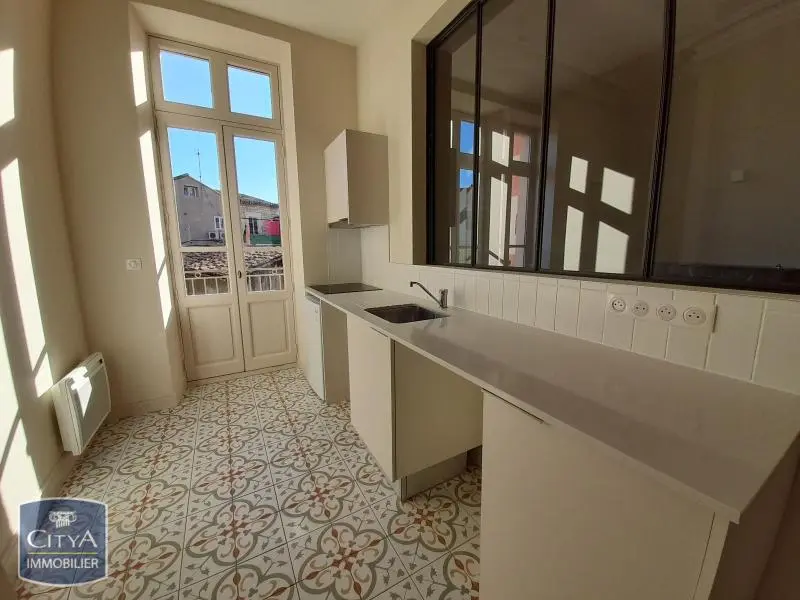 LOCATION STUDIO STANDING BALCON SECTEUR PREFECTURE PROCHE ARENES ESPLANADE CENTRE VILLE