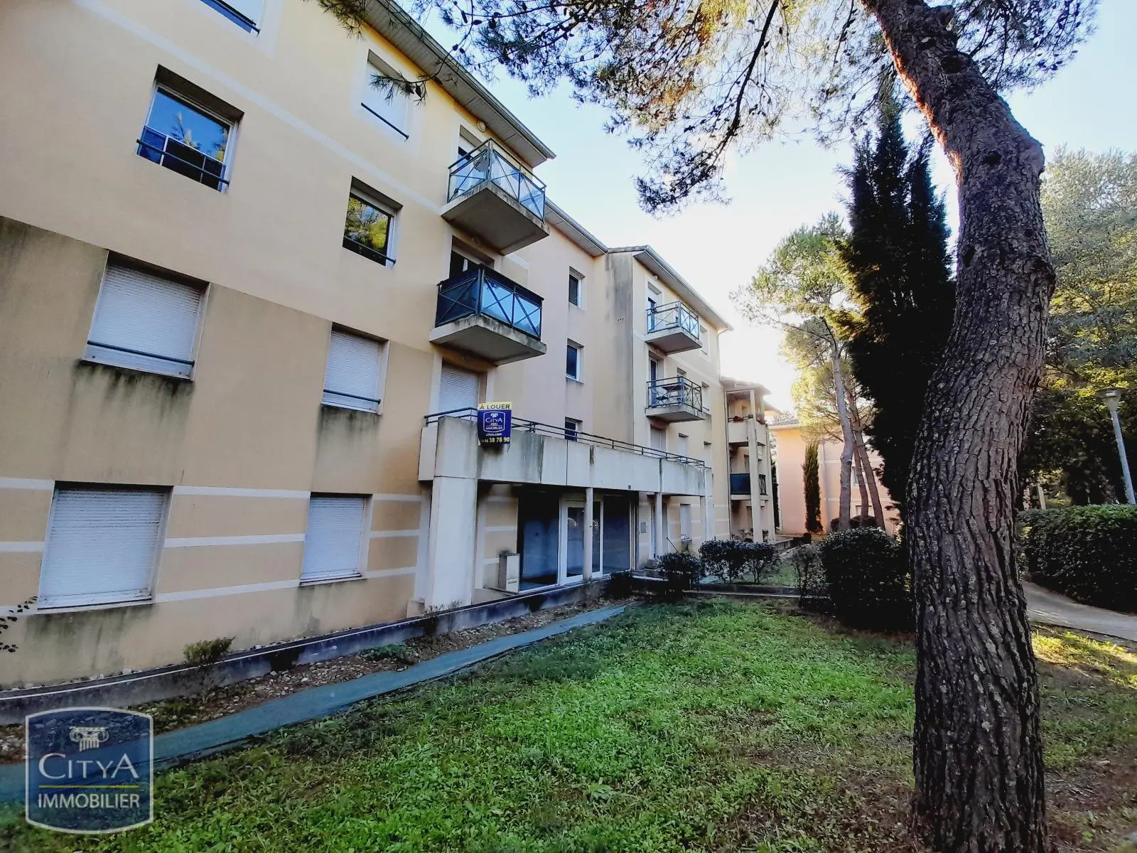 LOCATION NIMES VACQUEROLLES P2 RÉSIDENCE CALME SÉCURISÉ PARKING BALCON