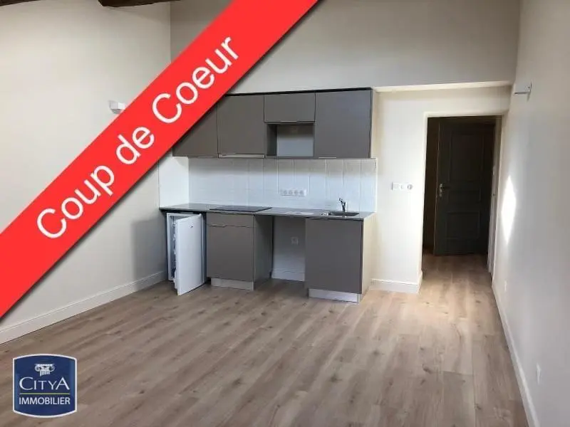 Photo 1 Appartement 1 pièce 27.2m²