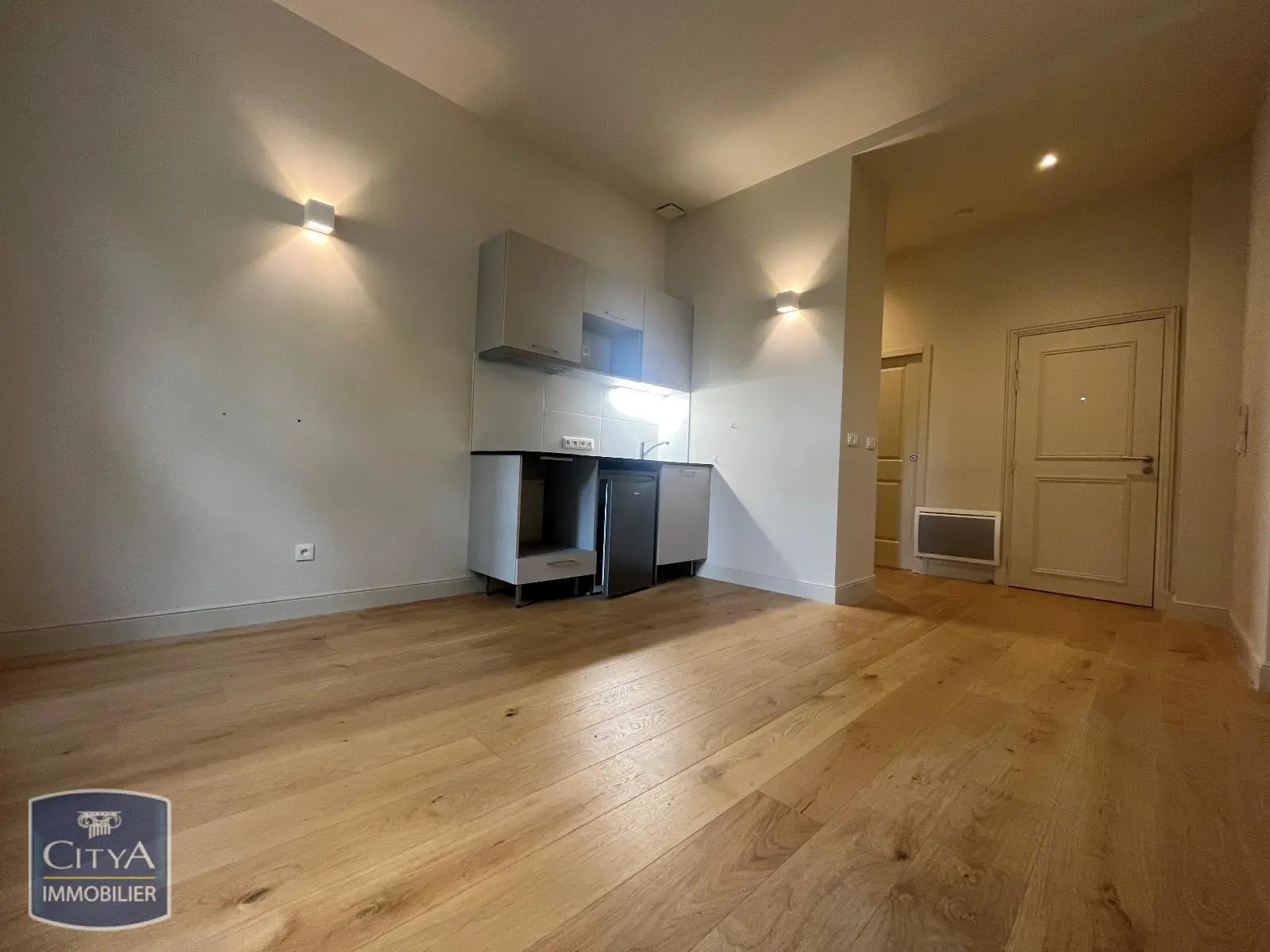 Photo 2 Appartement 1 pièce 23.9m²